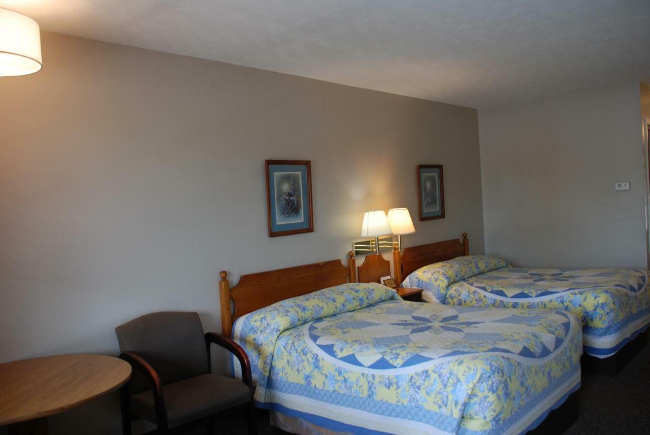 Berlin Village Inn ภายนอก รูปภาพ